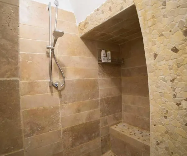 Casa Di Gio 3* باري